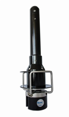 Szeroka tuba umożliwia montaż sztagu ze ściągaczem